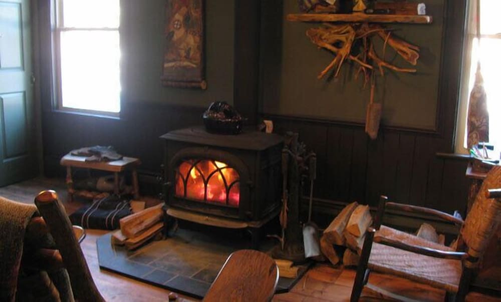 RoosterComb Inn