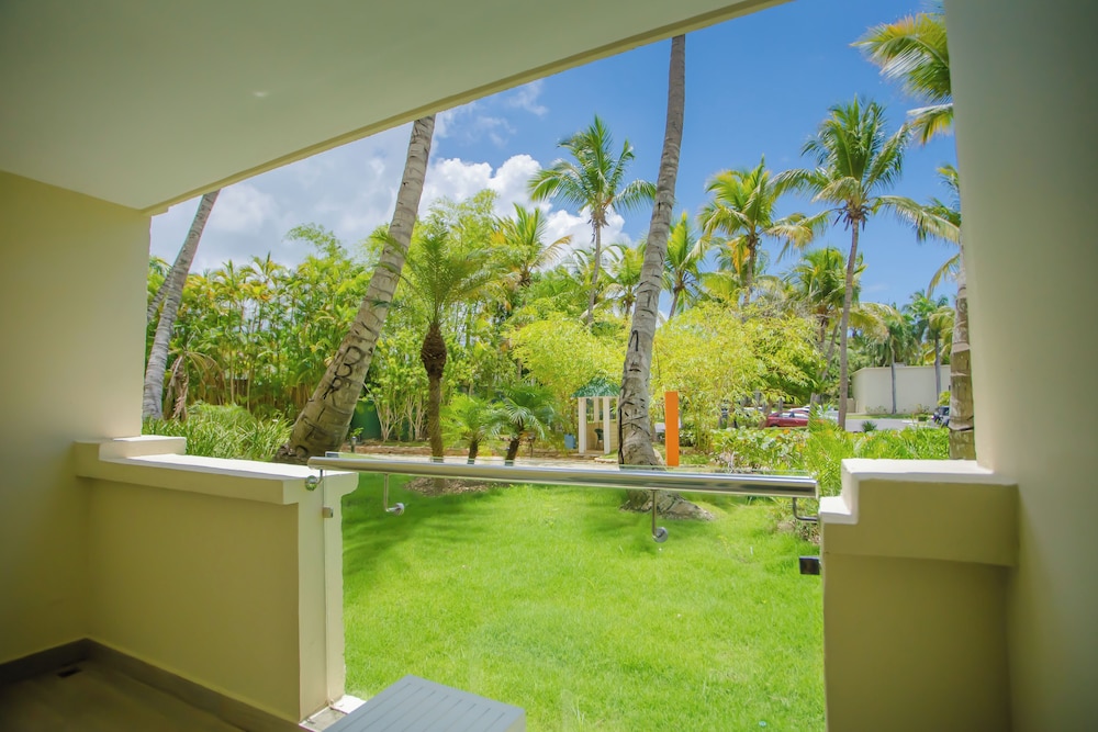 Coral Costa Caribe Beach Resort - All Inclusive - Property Image 35