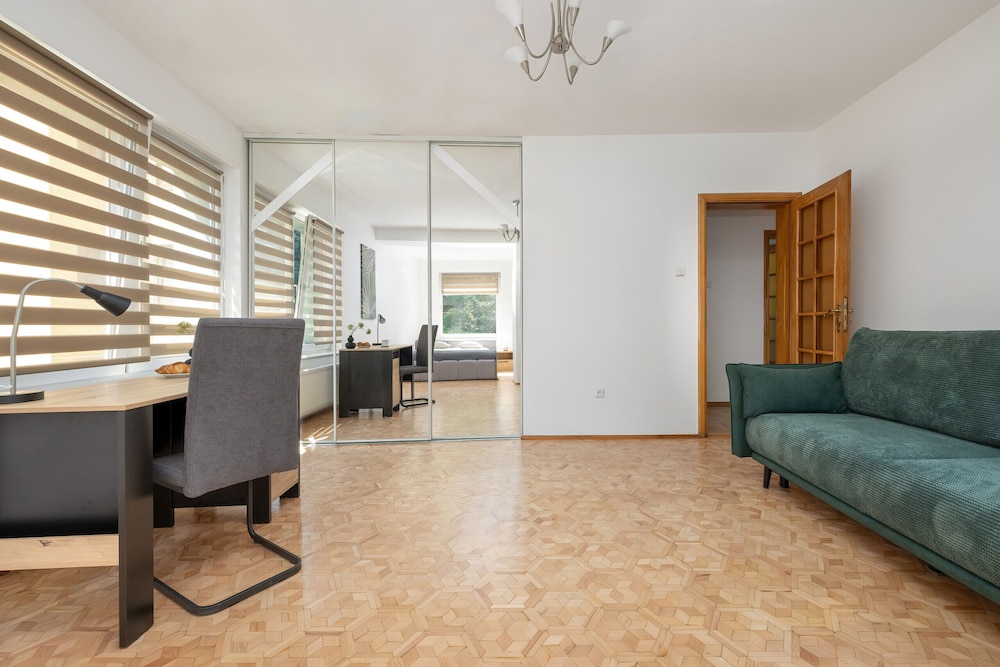 Spacious Family Apartment by Renters view 3