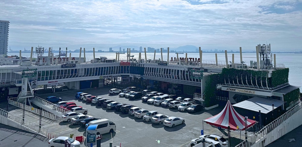 Seaview Maritime Suites by The Stay Hub