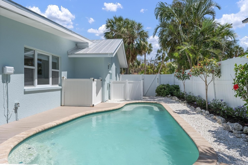Latitude Adjustment Ami 3 Bedroom Home