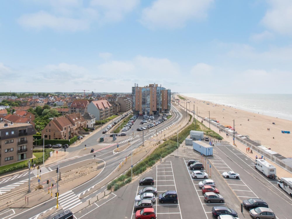 Apartment With Terrace and sea View in Mariakerke