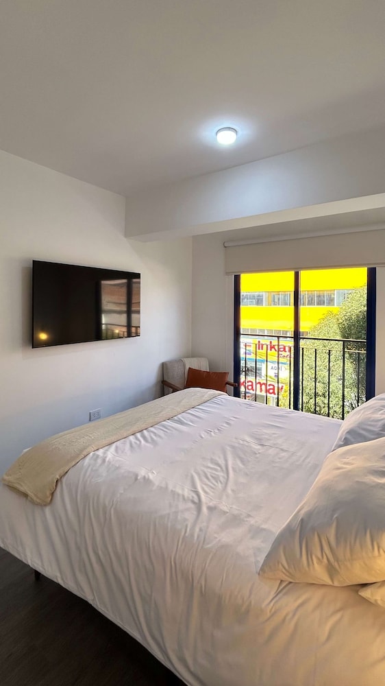 w Trendy 2BR Duplex Retreat in Cusco