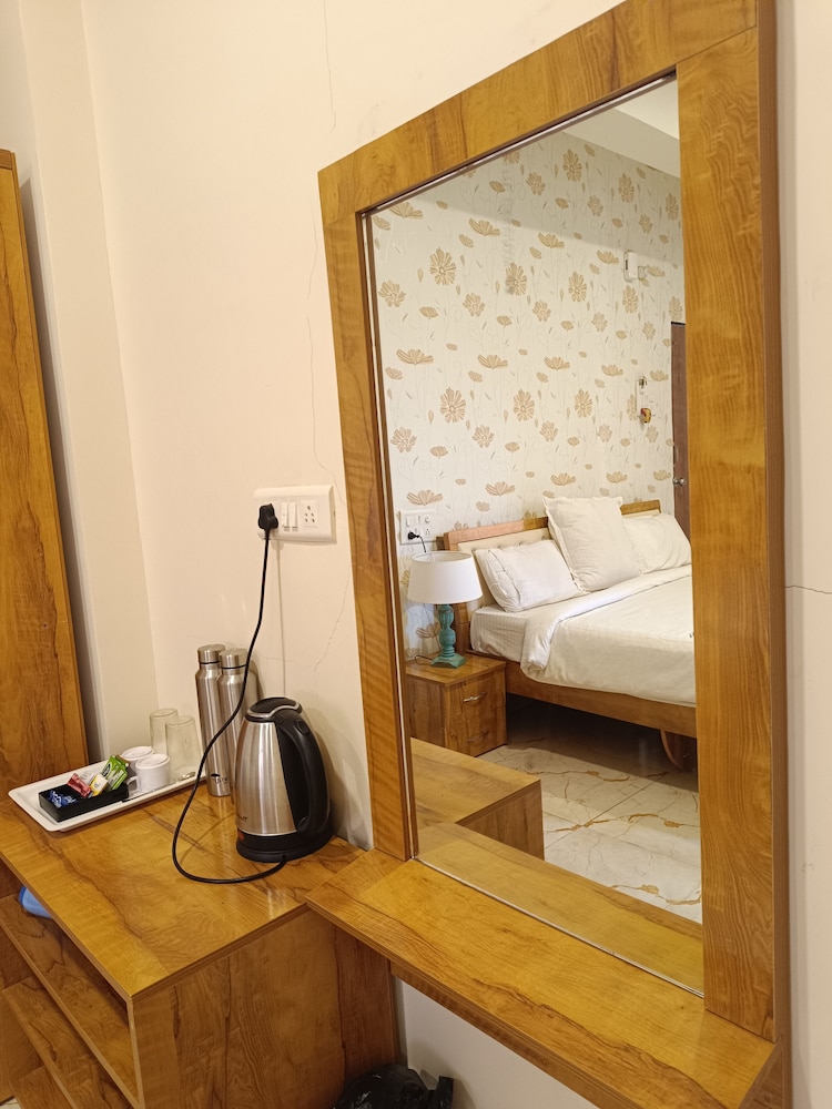 Mango Valley Resorts Ganpatipule