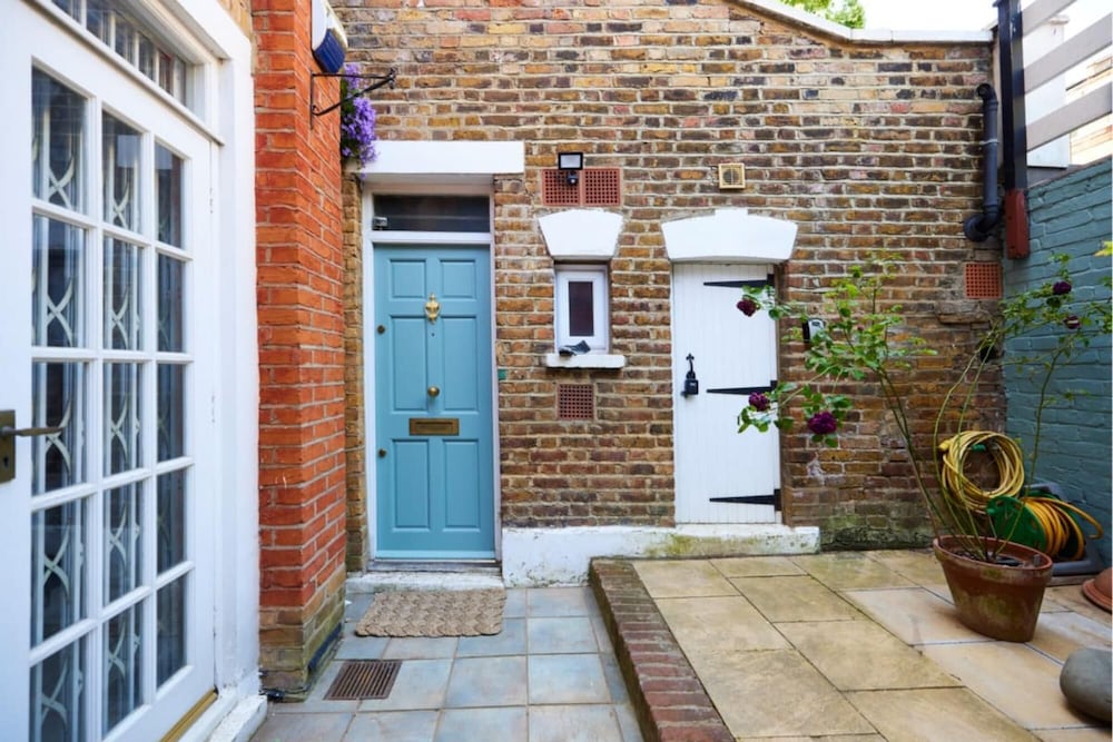 The Lanhill Road Crib - Dazzling 2bdr Flat With Garden