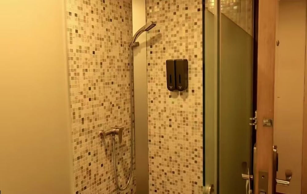 J Link Hotel