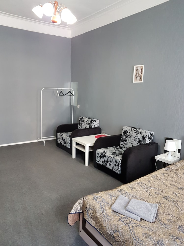 4ROOM