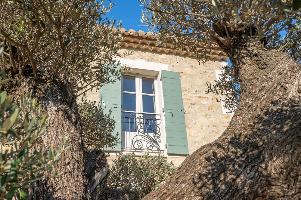 Villa Lou Panta Elegance and Comfort in the Heart of Saint-r My-de-provence