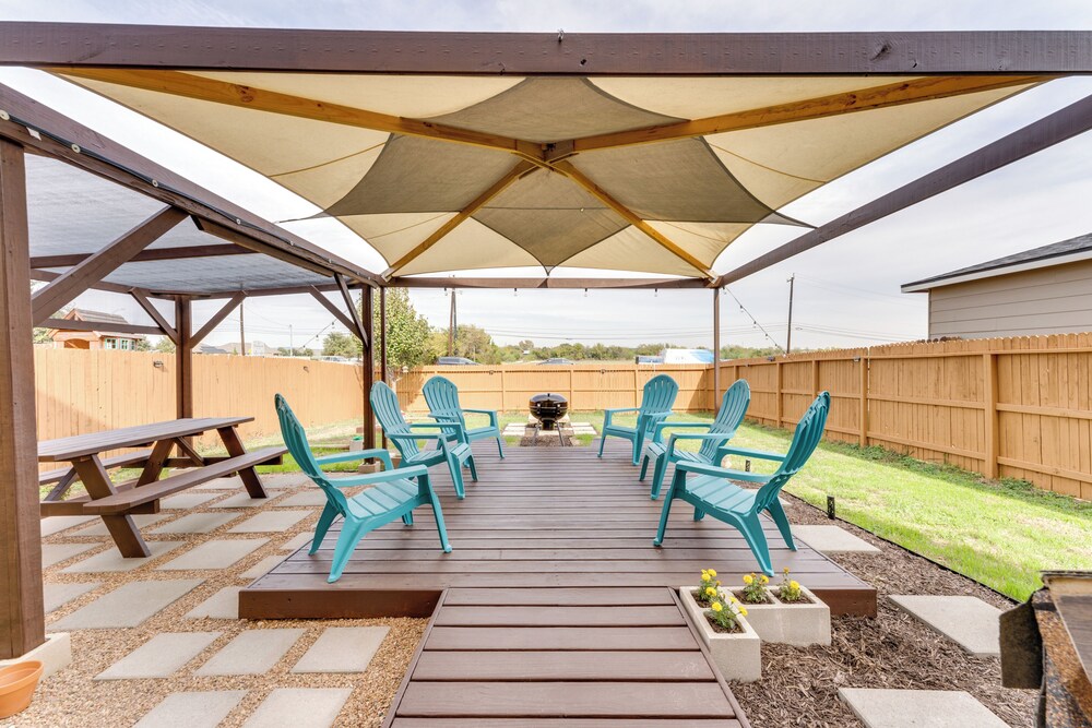 Near Hiking Trails: Home w/ Deck in San Antonio!