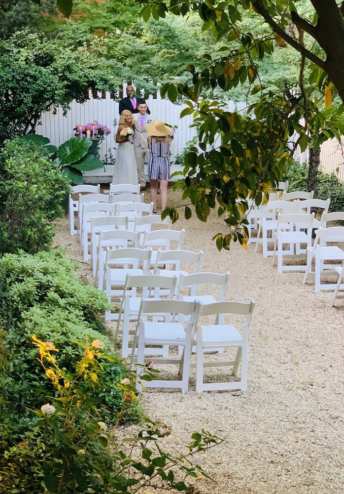 Columbus Vacations - Rothschild-Pound House Inn - Property Image 61