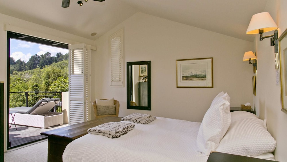 Villa 2 Ngahere view 3