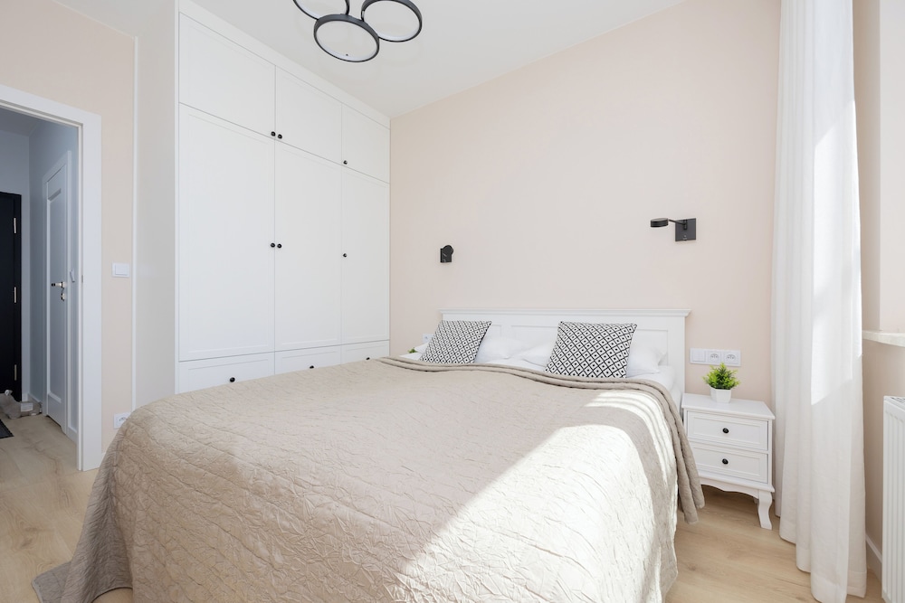 Gumińska Apartment Warsaw by Renters view 5