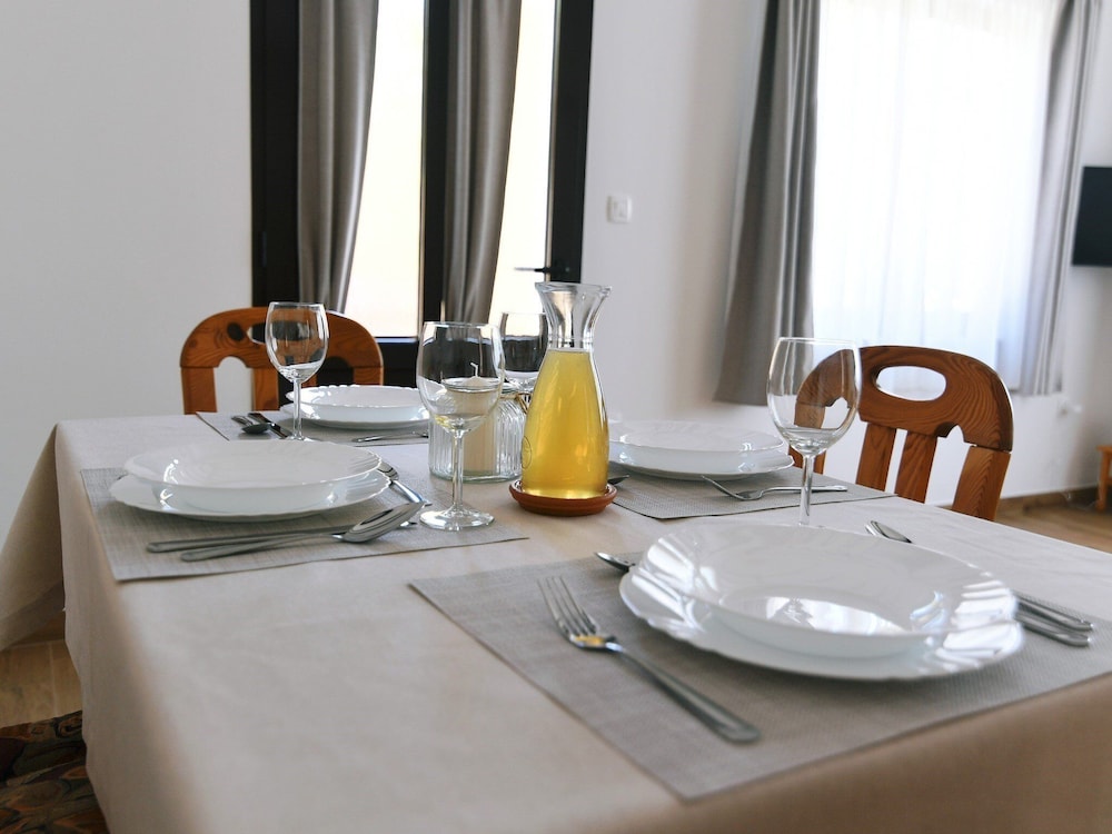 Charming Holiday Home With Terrace and Garden - One Bedroom Holiday Home