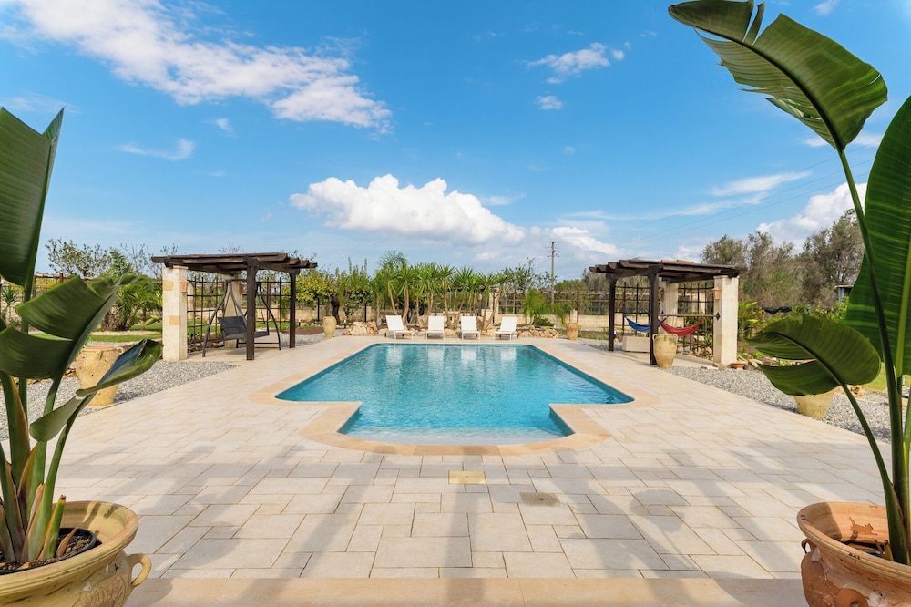 Villa Alexander & Pool Wonderful Italy