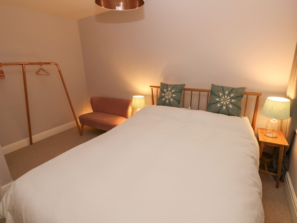 Flat 1, Belmont