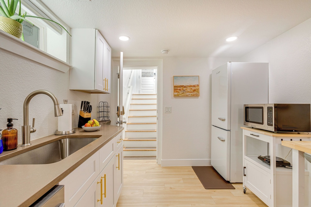 Wash Park Access: Denver Apt w/ Outdoor Dining!