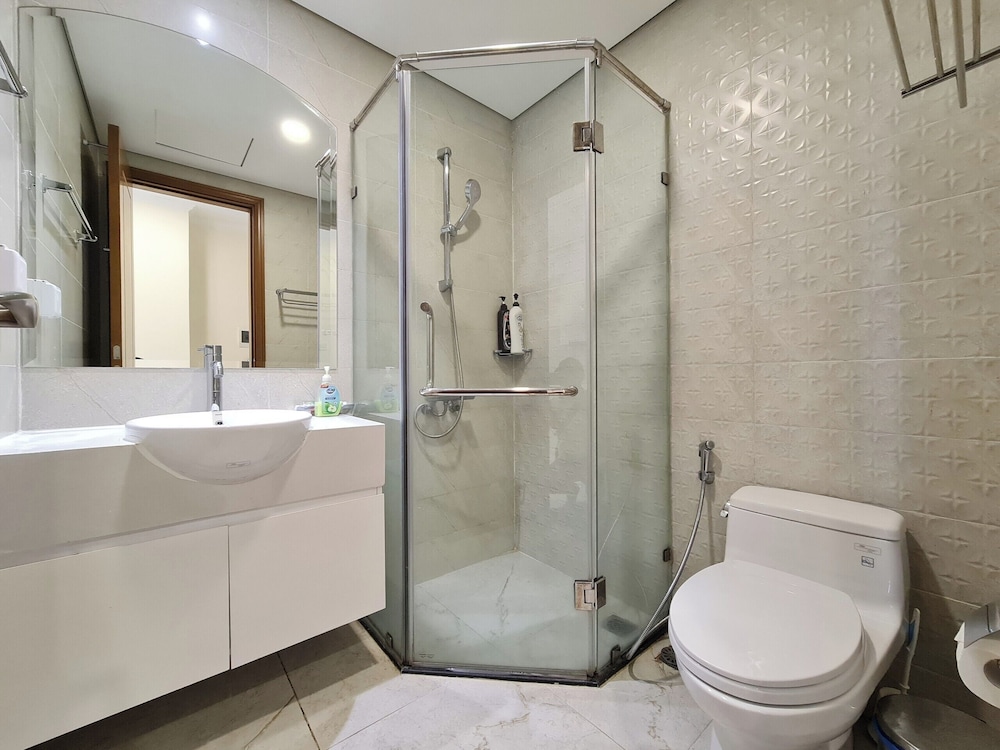 The Aquamarine Landmark Suites - Poolside Access at L4B