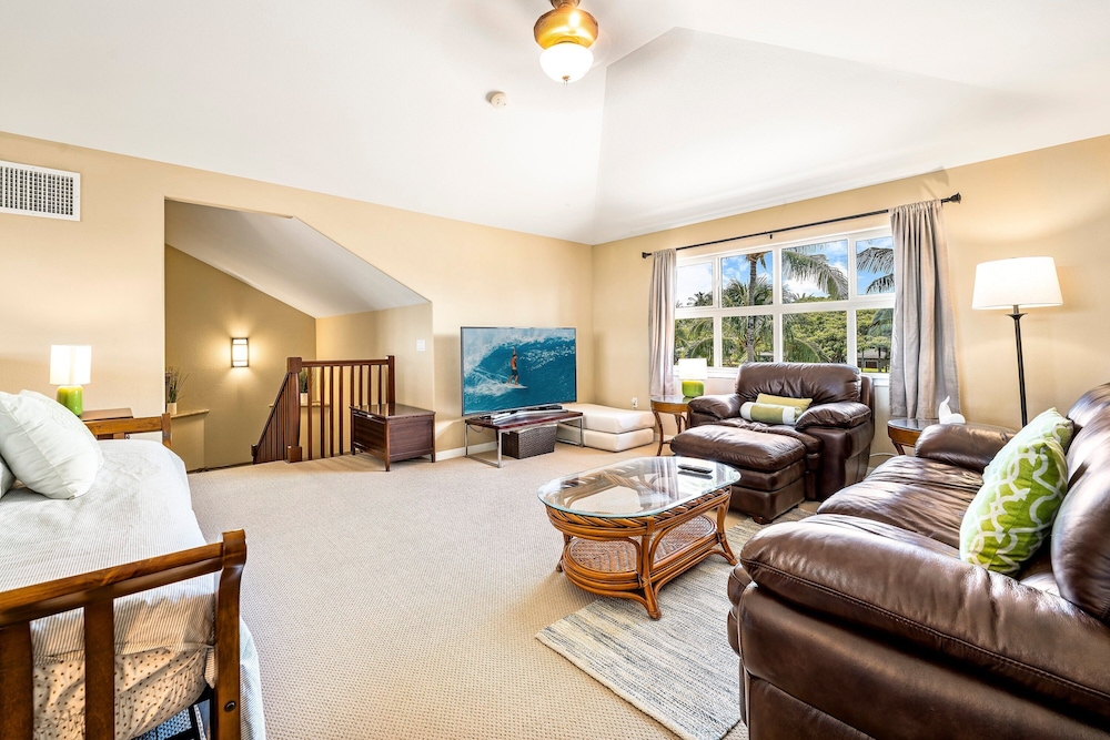 Ocean & Mountain Views - 2BR With Loft, 4 Beds - Relax in Luxury - Vrkcv