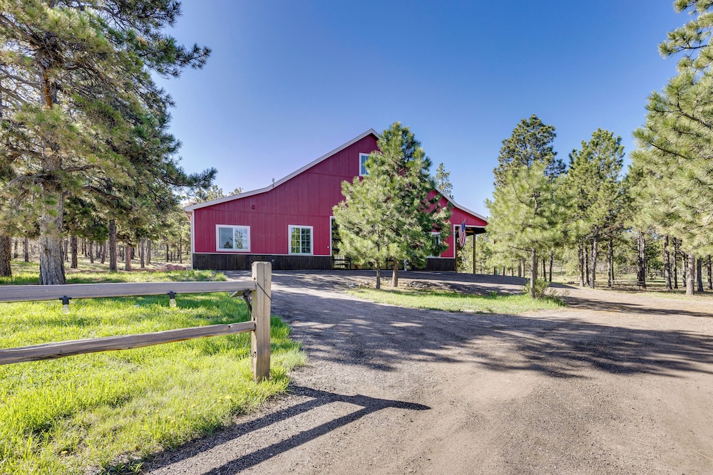 13 Mi to Usafa: Peaceful Colorado Springs Getaway!