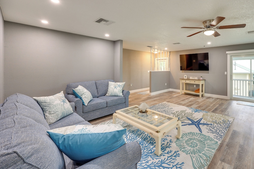 Dock + Canal View: Tranquil Escape in Punta Gorda