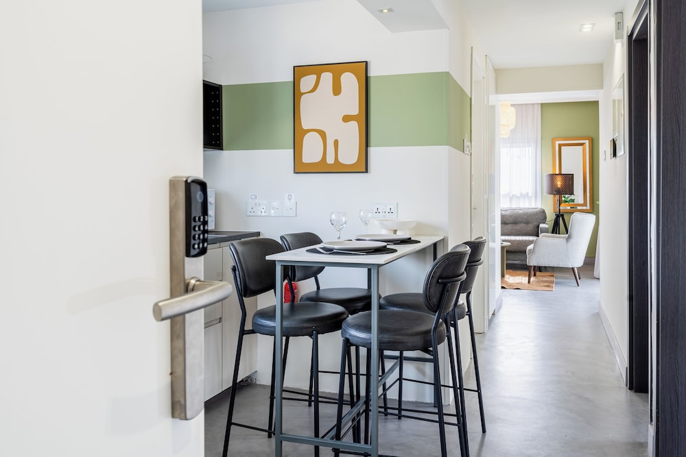 Local Host Living - Signature Apartments in Nicosia