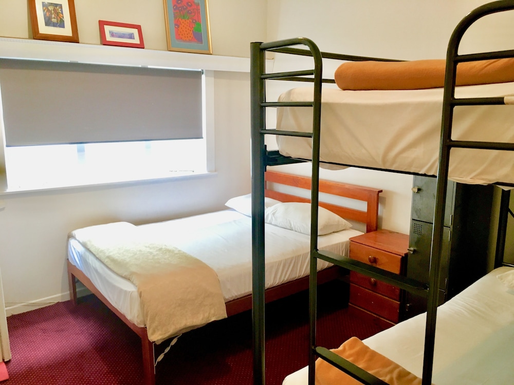 Freemans Backpackers Lodge - Hostel