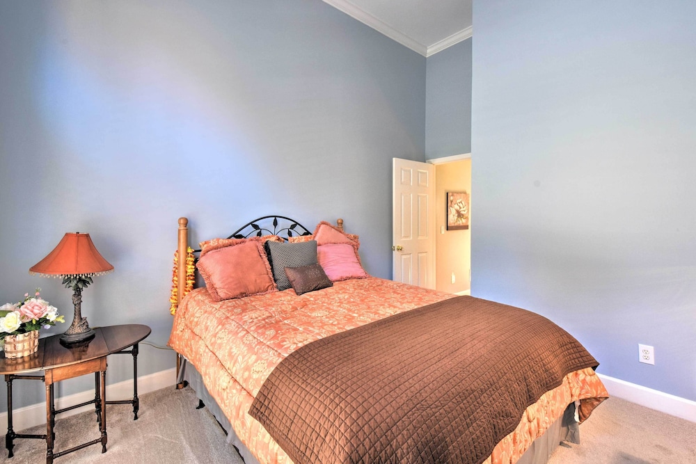 Beautiful Bent Tree Apt w/ Community Perks!