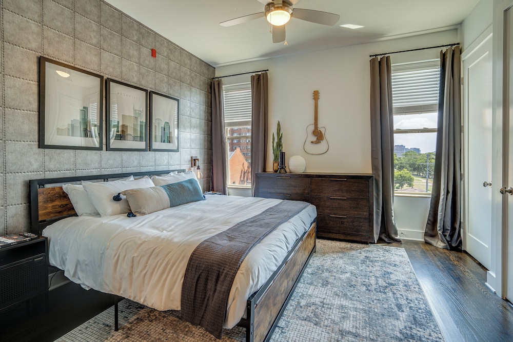 Lofts At 30th - Urban Lodge - Mins to Broadway!