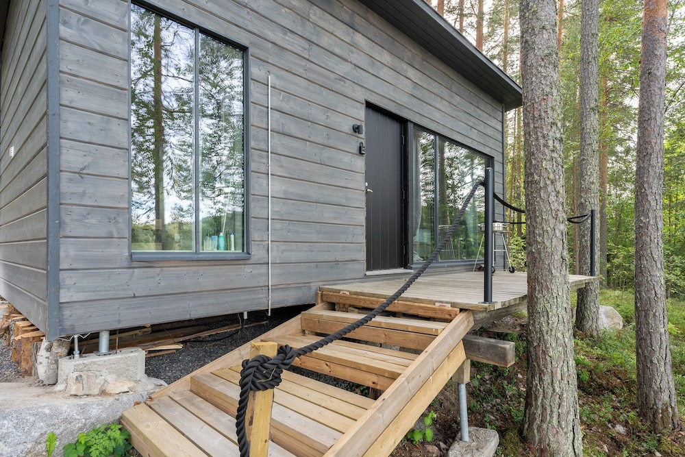 High-quality suite by the lake