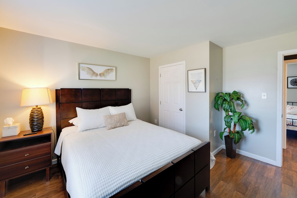 Walk to Dtwn Milton: Spacious Family Home w/ Yard