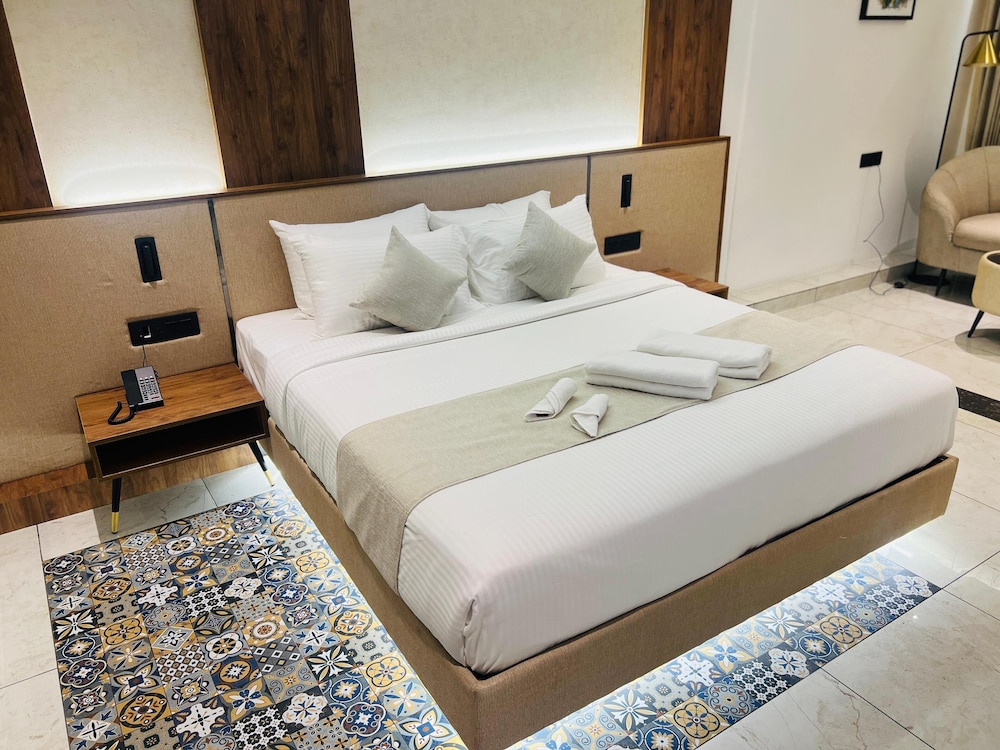 Royal Plaza Inn by RAK Rooms