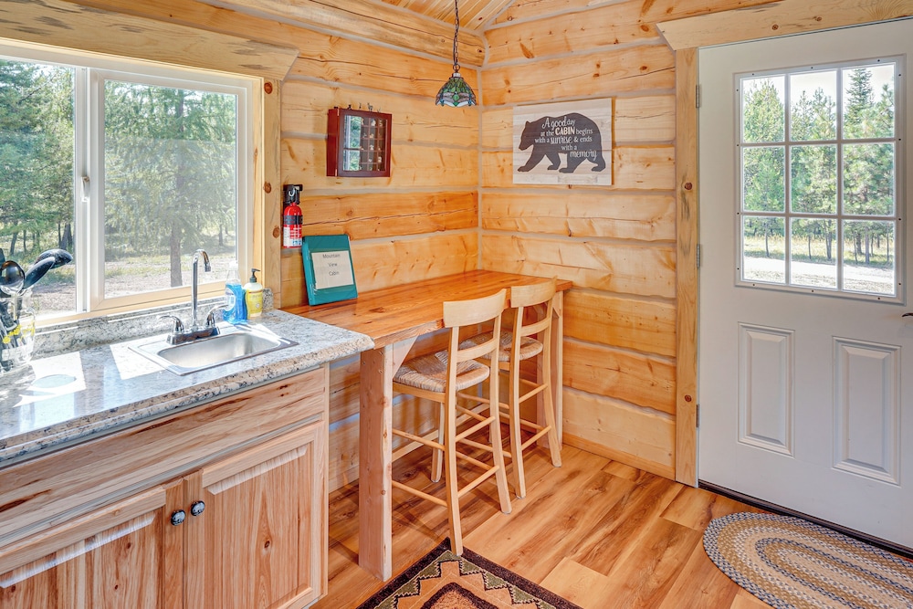 Trout Creek Tiny House w/ Mtn Views & Fireplace view 3