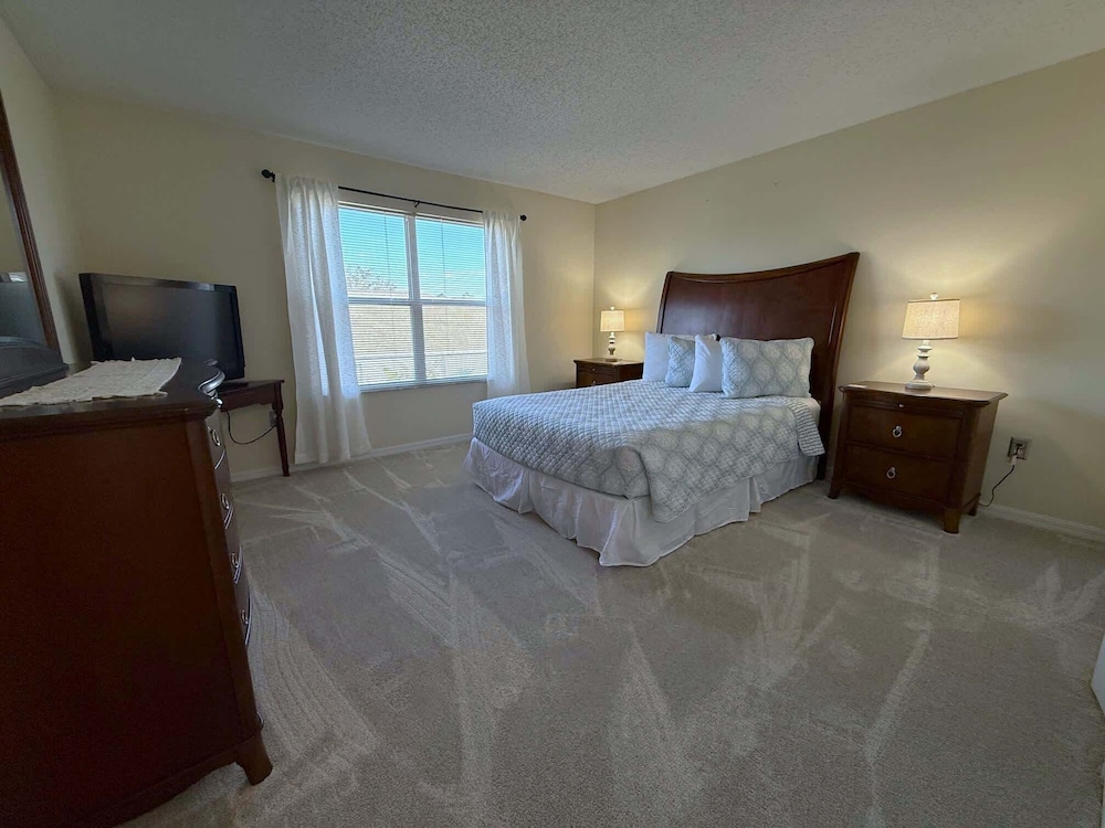 Spacious 5-bedroom Pool Villa in Southern Dunes