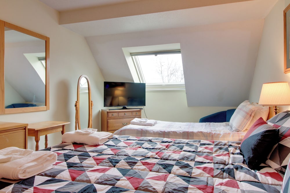 Cozy Condo w/ Community Pool, Walk to Slopes! view 5