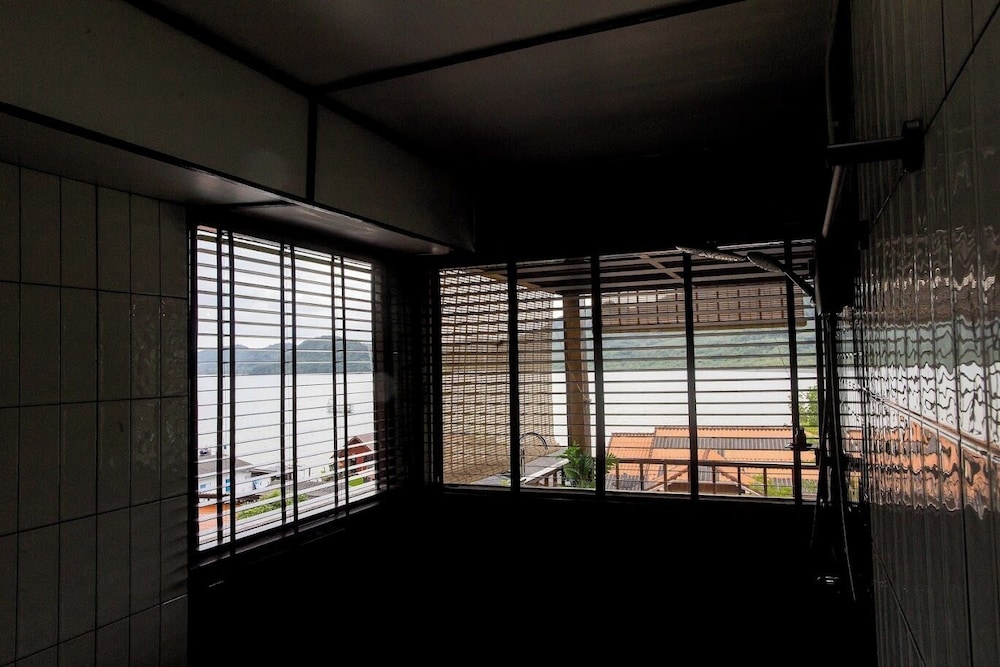Baan Lhong View Lay