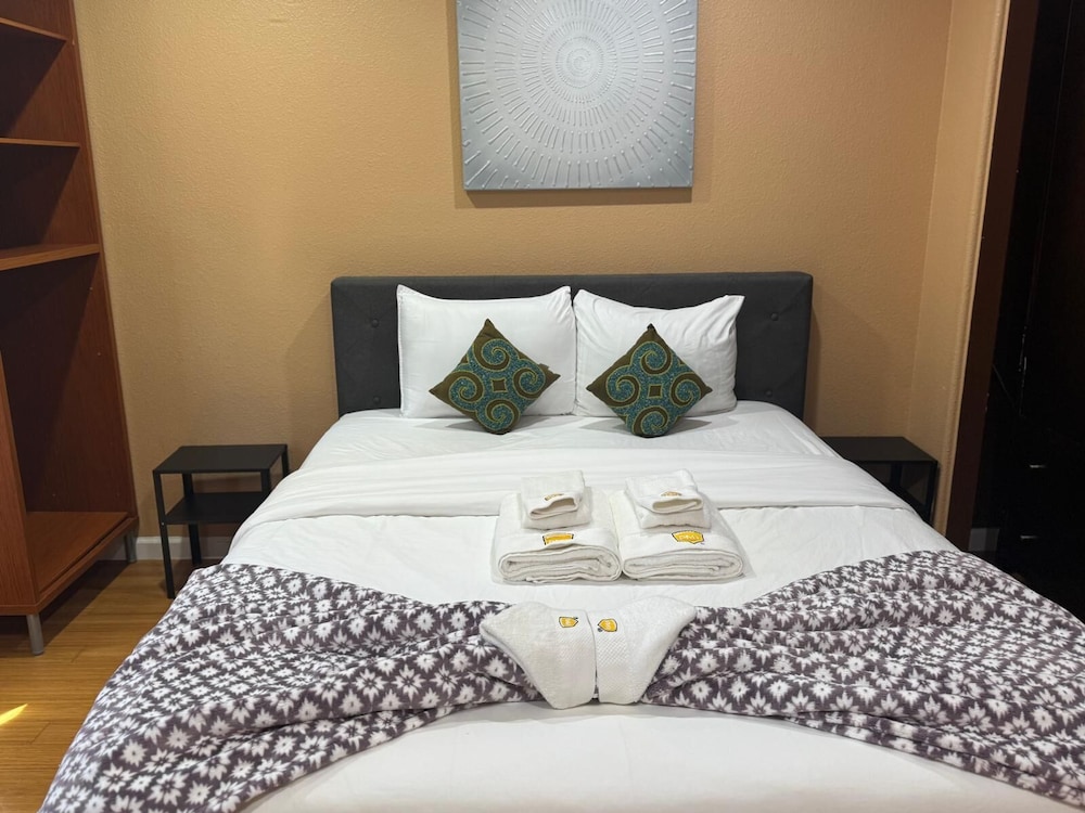 Large and Cozy Home 2BD 2BA Near SF