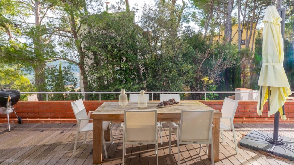 Ferran in Llafranc With 4 Bedrooms and 2 Bathrooms