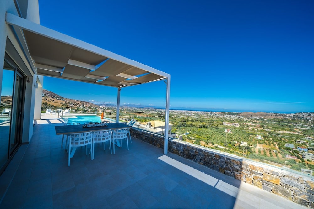 Villa Con Vista- Heated Pool 4 bdr Sleeps 8
