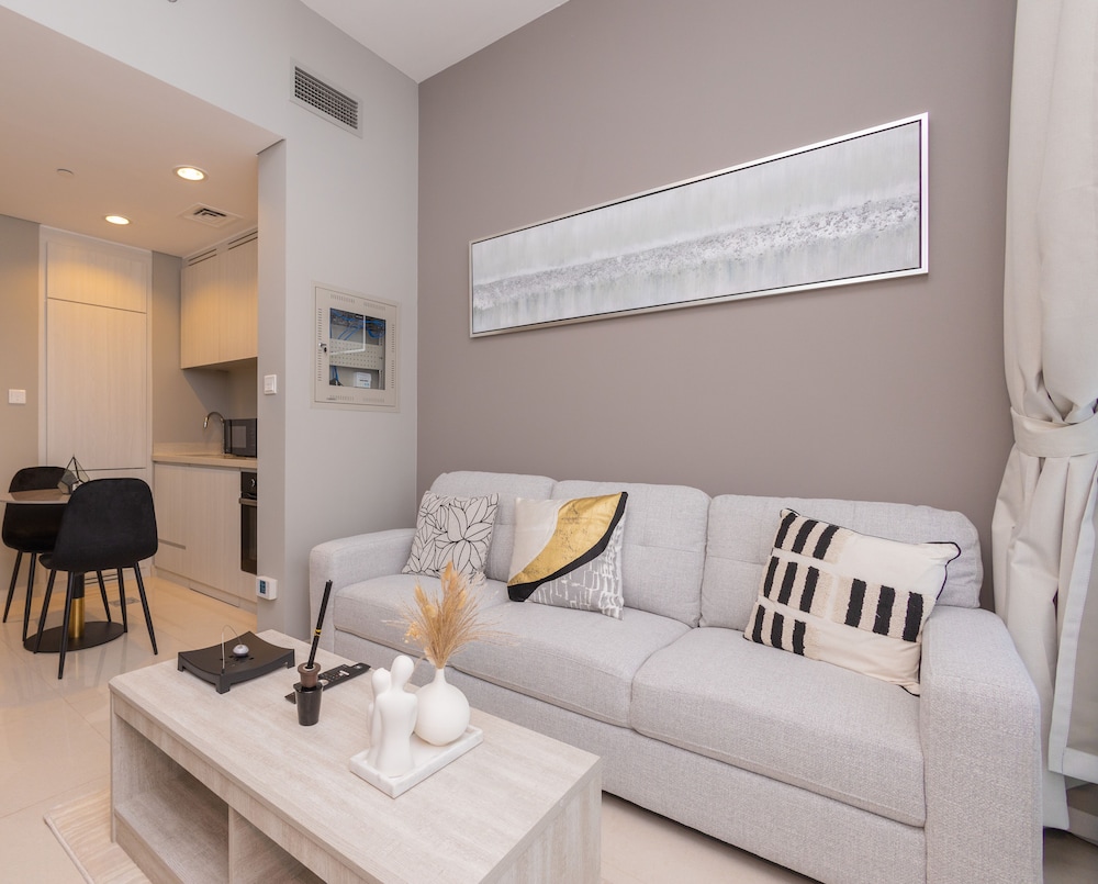 Aya - Aqua Canal/ One-Bedroom Retreat at ZADA Tower