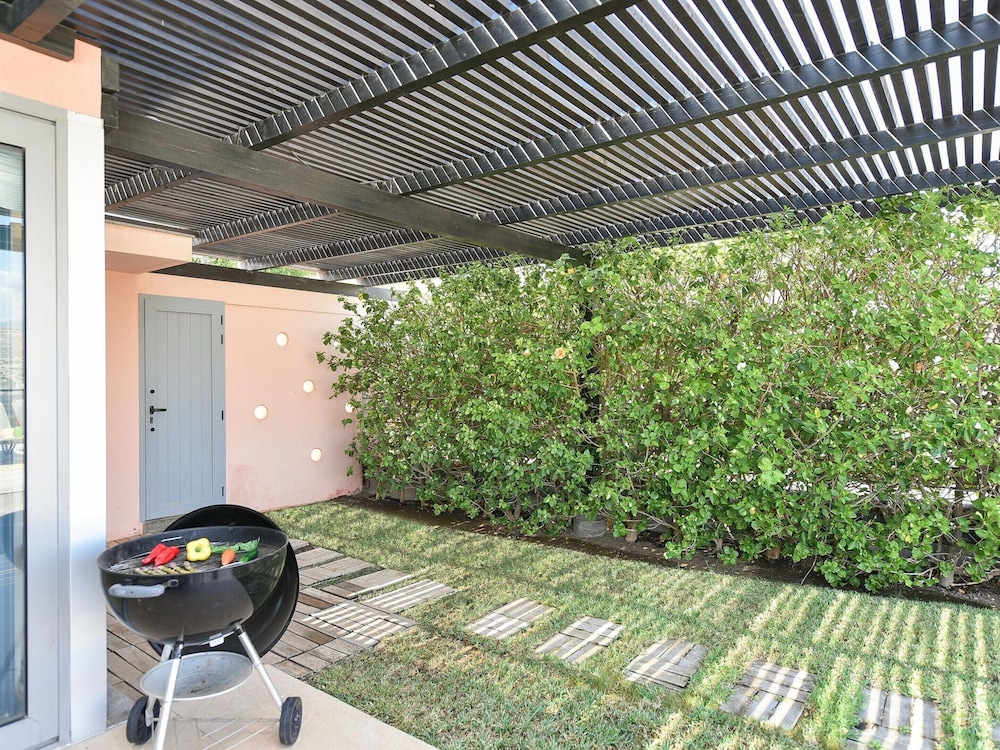 Villa With Private Pool in the Golf Resort