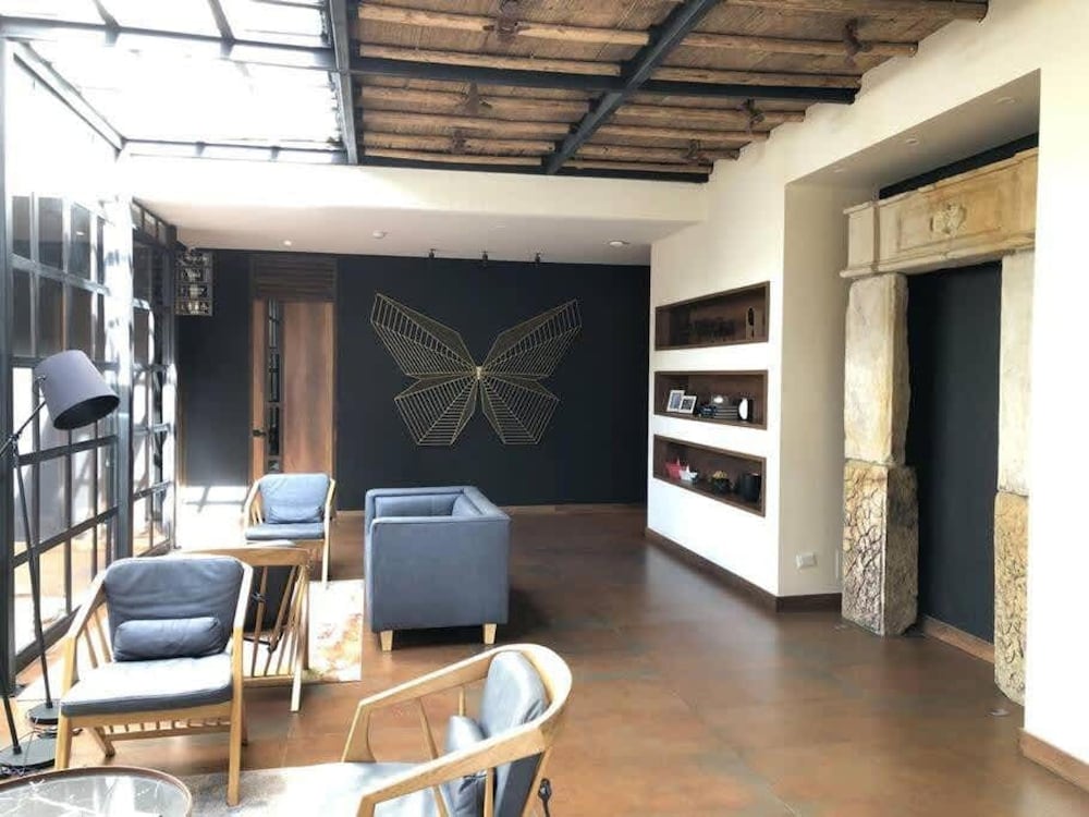 Stylish 2 Masters w Patio View