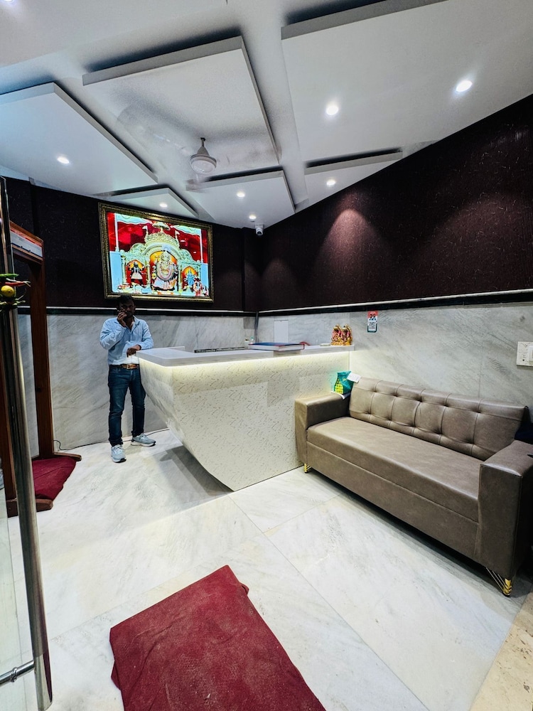 Hotel Unique International