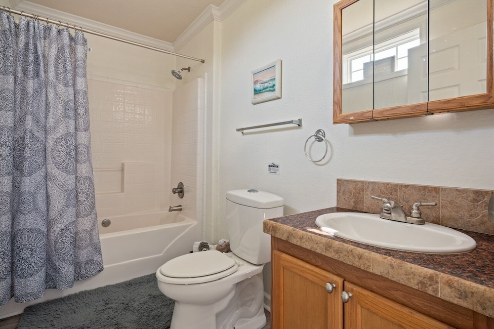 Blue Lagoon 3 Bedroom Home