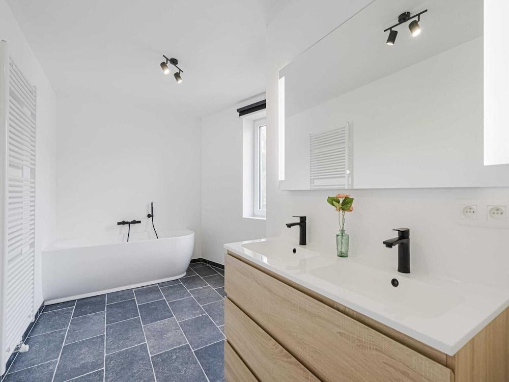 Modern Holiday Home in Ronse With Garden