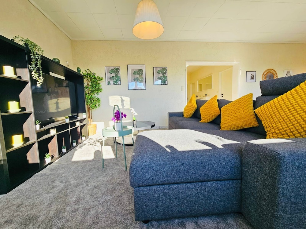 Chic Urban Stay 2BR with parking