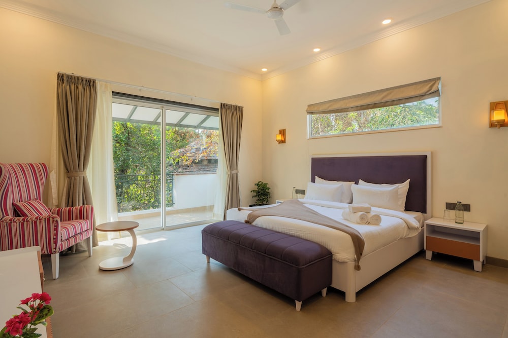ELIVAAS Laguna Camellia | Luxe 4 BHK Villa Near Popular Beaches with Private Pool