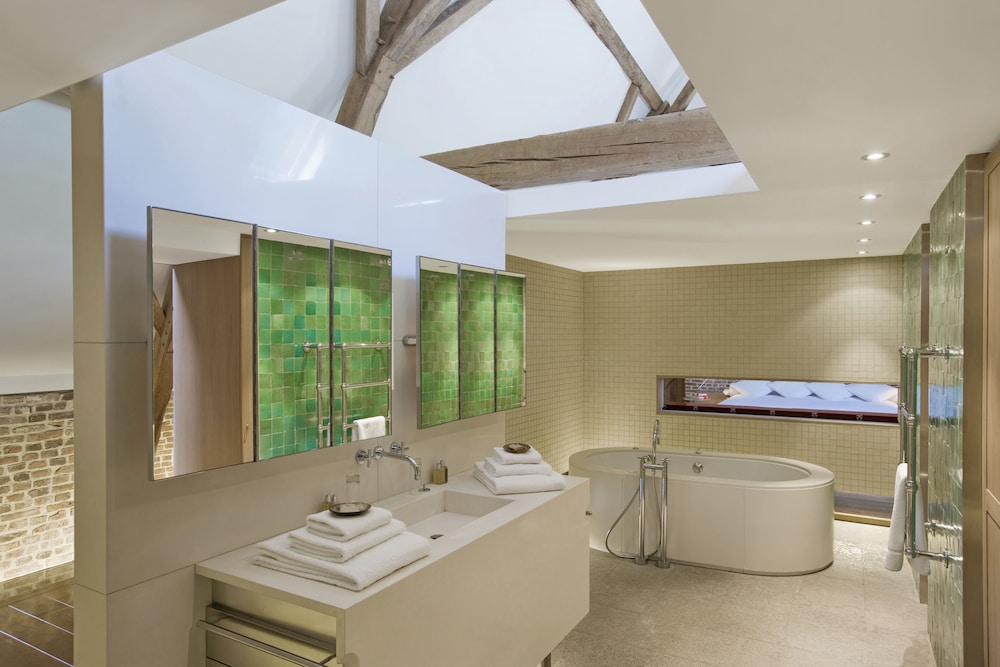 Indrani Lodge