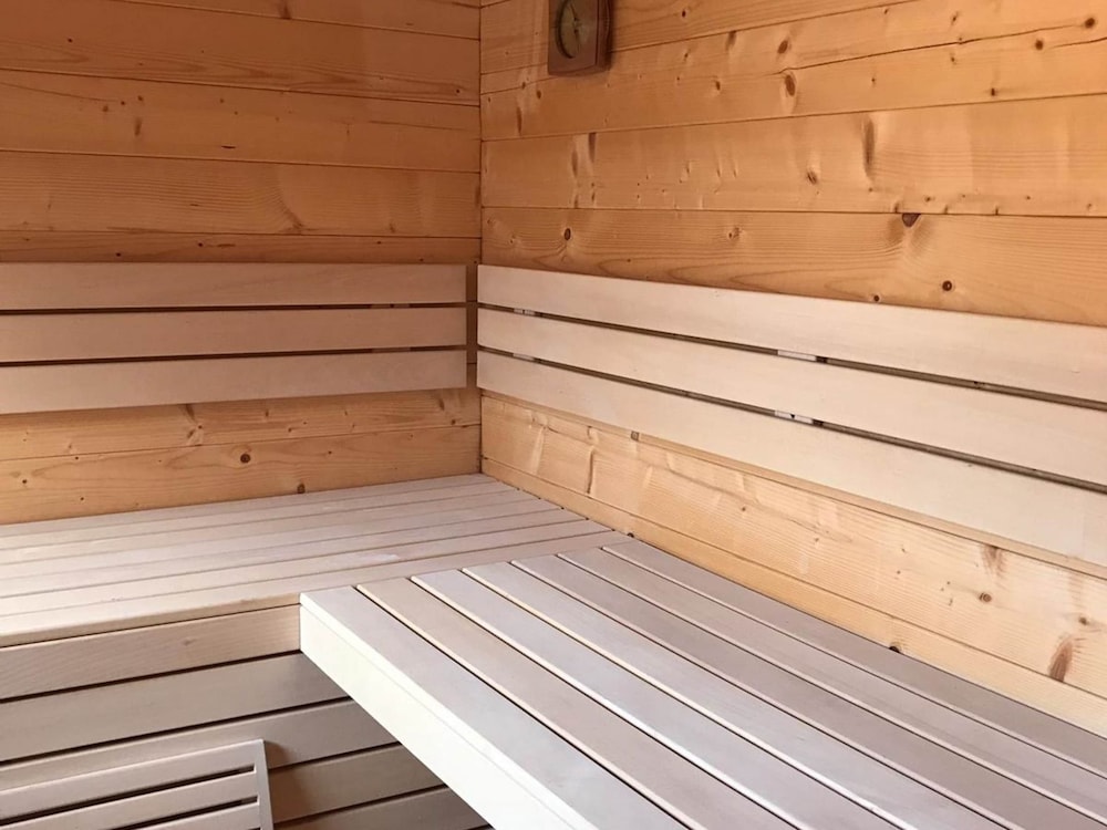 Relax in Your Holiday Home With Sauna, Near the Beach of Noordwijk view 5
