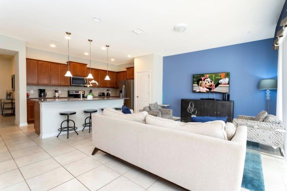 Amazing 5BR Private Pool Lakeview Near Disney