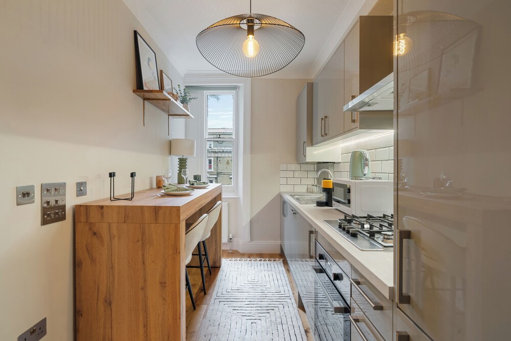 Avari Apartments - Notting Hill